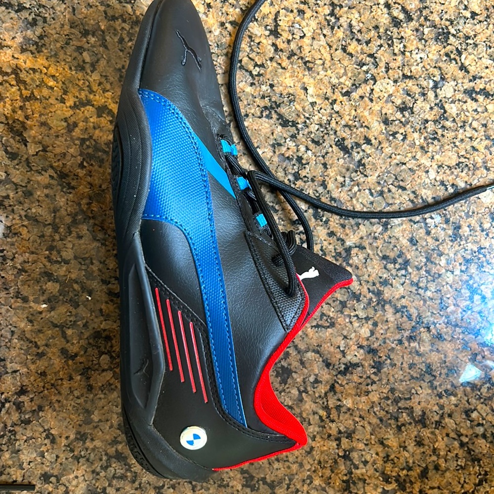 Men’s/Boy’s Puma BMW athletic shoes - Size 7.5